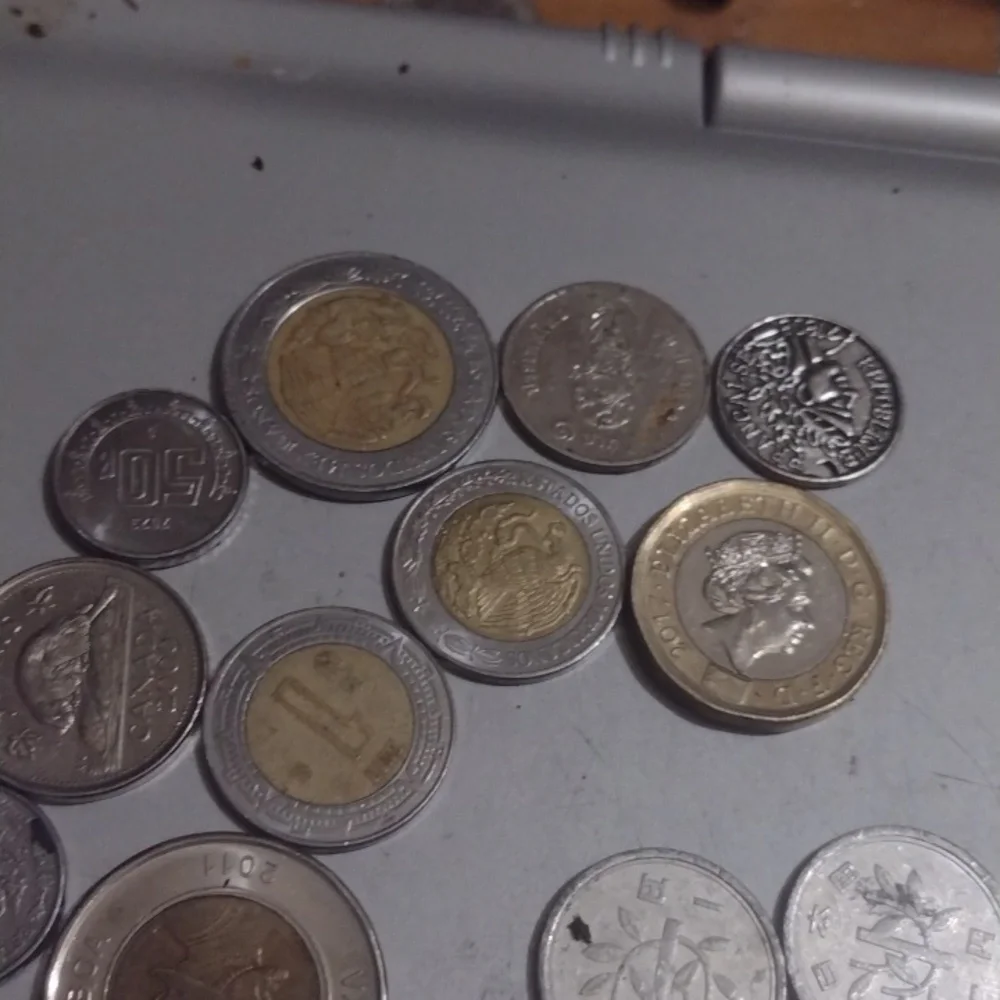 Assorted Foreign Coins Collection - Picture 4 of 5